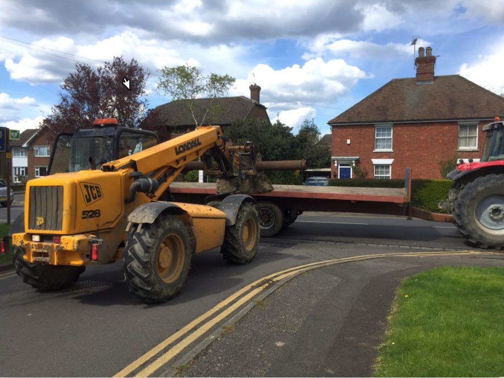 pluto02_thepipearrives